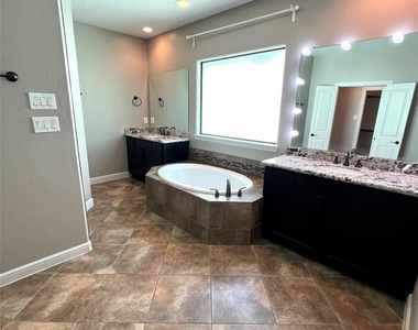 1818 Edwards Street - Photo Thumbnail 27