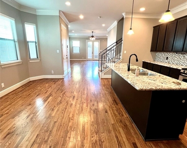 1818 Edwards Street - Photo Thumbnail 3