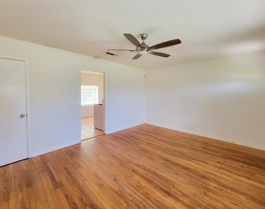 12226 Dorwayne Court - Photo Thumbnail 9