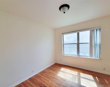 12226 Dorwayne Court - Photo Thumbnail 17