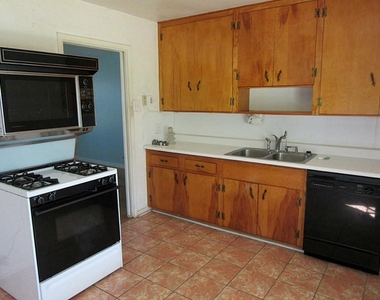 12226 Dorwayne Court - Photo Thumbnail 4