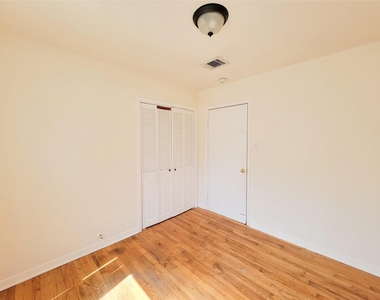 12226 Dorwayne Court - Photo Thumbnail 18