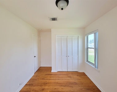 12226 Dorwayne Court - Photo Thumbnail 16