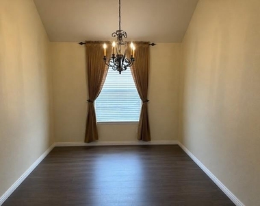 2822 Lockeridge Cove Drive - Photo Thumbnail 8