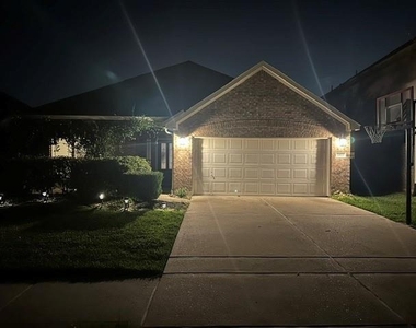 2822 Lockeridge Cove Drive - Photo Thumbnail 1