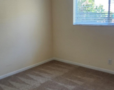 82 Emerald Court - Photo Thumbnail 6