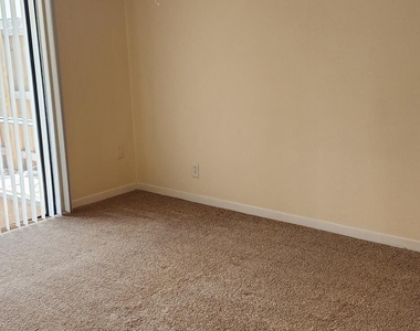 82 Emerald Court - Photo Thumbnail 9