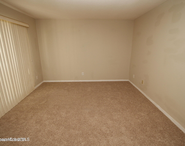 1266 Buffing Circle Se - Photo Thumbnail 2