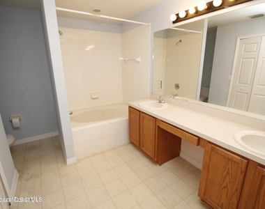 1266 Buffing Circle Se - Photo Thumbnail 17