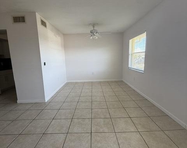 837 Hickory Street - Photo Thumbnail 6