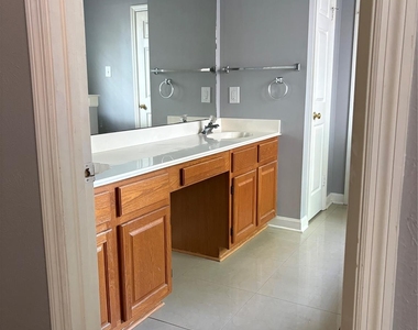 3523 Kings Mountain Drive - Photo Thumbnail 11