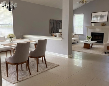 3523 Kings Mountain Drive - Photo Thumbnail 2