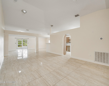 537 Mason Drive - Photo Thumbnail 5