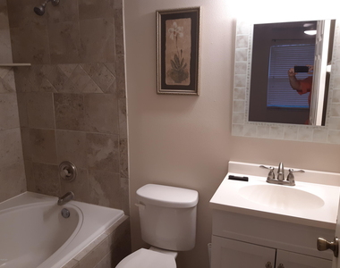 5937 Aires Avenue - Photo Thumbnail 7