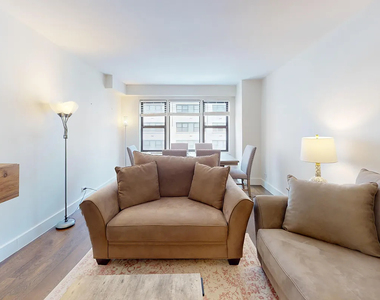 East 63 Street - Photo Thumbnail 2
