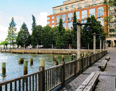 Battery Place - Photo Thumbnail 1