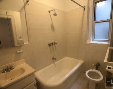 West 13 Street - Photo Thumbnail 3
