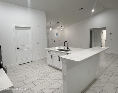 1013 Hammacher Avenue Sw - Photo Thumbnail 8
