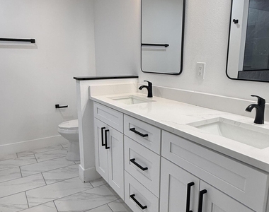 1013 Hammacher Avenue Sw - Photo Thumbnail 9