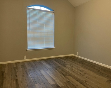 20803 Lavenderwood Drive - Photo Thumbnail 33
