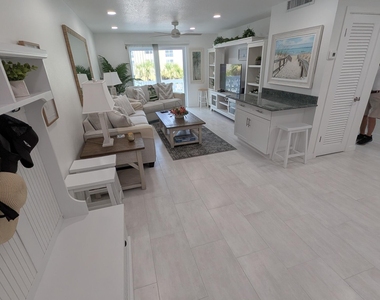 4800 Ocean Beach Boulevard - Photo Thumbnail 9