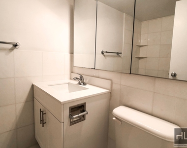 East 71st Street - Photo Thumbnail 11