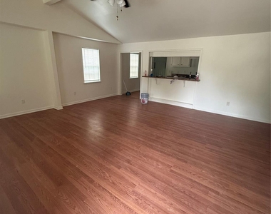 1315 Sycamore Avenue - Photo Thumbnail 1