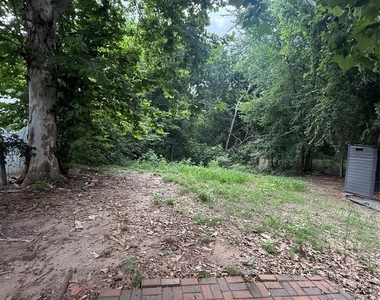 1315 Sycamore Avenue - Photo Thumbnail 23