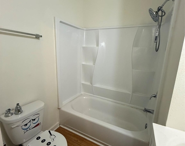 1315 Sycamore Avenue - Photo Thumbnail 9
