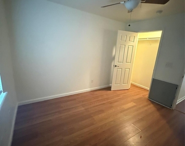 1315 Sycamore Avenue - Photo Thumbnail 15