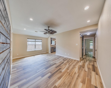 2515 Cypress Island Drive - Photo Thumbnail 10