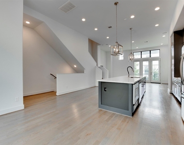 2928 Lamar Street - Photo Thumbnail 12