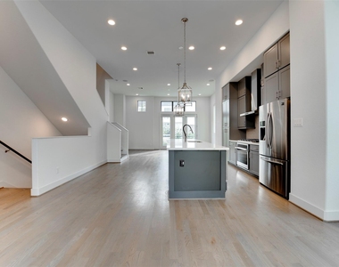2928 Lamar Street - Photo Thumbnail 11