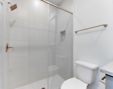 2928 Lamar Street - Photo Thumbnail 7
