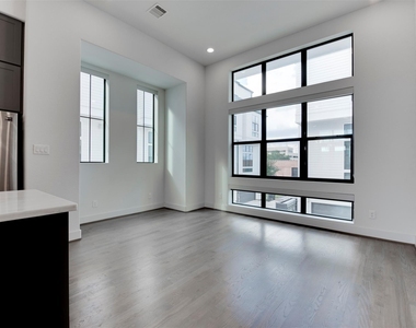 2928 Lamar Street - Photo Thumbnail 8
