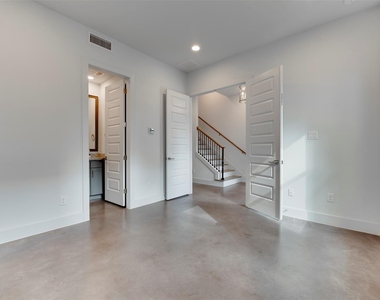 2928 Lamar Street - Photo Thumbnail 5