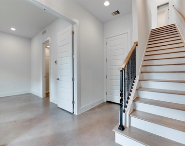 2928 Lamar Street - Photo Thumbnail 3