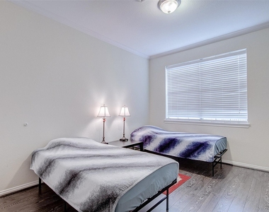 9400 Bellaire Boulevard - Photo Thumbnail 26