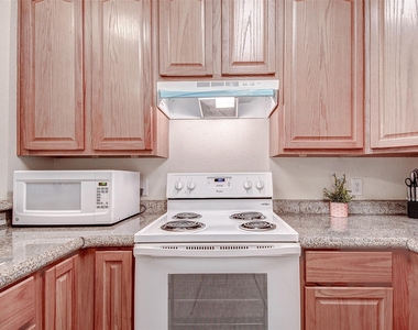 9400 Bellaire Boulevard - Photo Thumbnail 14