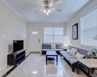 9400 Bellaire Boulevard - Photo Thumbnail 7