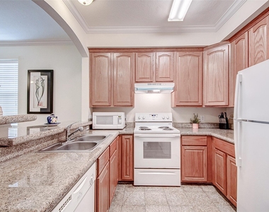 9400 Bellaire Boulevard - Photo Thumbnail 12