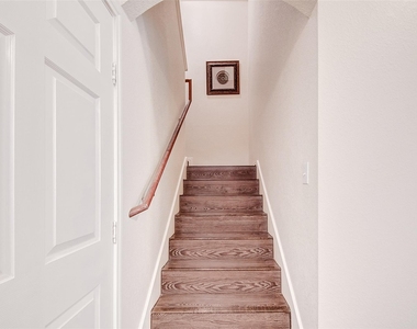 9400 Bellaire Boulevard - Photo Thumbnail 20