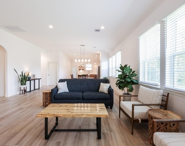 2303 Cunningham Drive - Photo Thumbnail 4