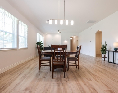 2303 Cunningham Drive - Photo Thumbnail 10
