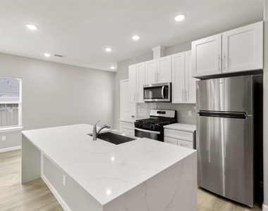 206 S Brownell Street - Photo Thumbnail 6