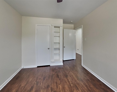 2631 Sherwood Hollow Lane - Photo Thumbnail 10