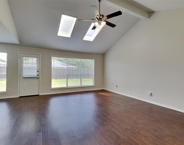 2631 Sherwood Hollow Lane - Photo Thumbnail 2