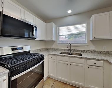2631 Sherwood Hollow Lane - Photo Thumbnail 3