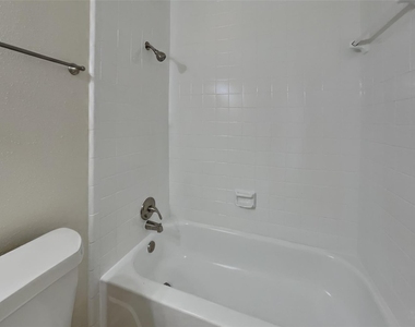 2631 Sherwood Hollow Lane - Photo Thumbnail 15