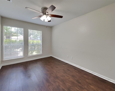 2631 Sherwood Hollow Lane - Photo Thumbnail 11